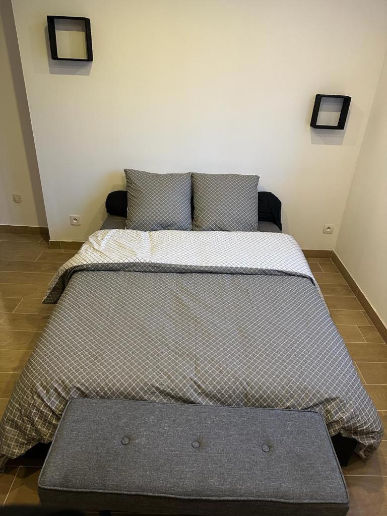 Carol California Apartman Chevigny-Saint-Sauveur Szoba fotó